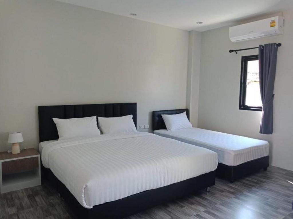 Oyo 259 Baan Napatr Hotel Bang Tao Beach  Exterior photo